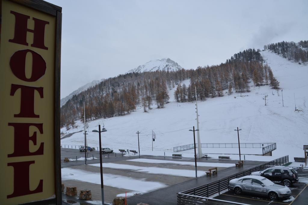 Hotel Alpis Cottia Монженевр Экстерьер фото